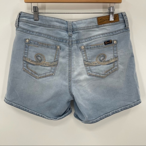 7 For All Mankind Lightly Distressed Shorts Size 10 - Picture 5 of 10